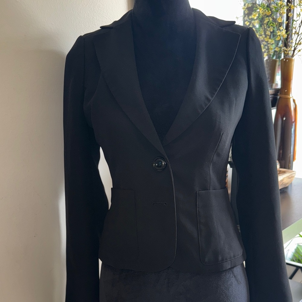 Forever 21 Women's Black Two-Button Tailored Blazer